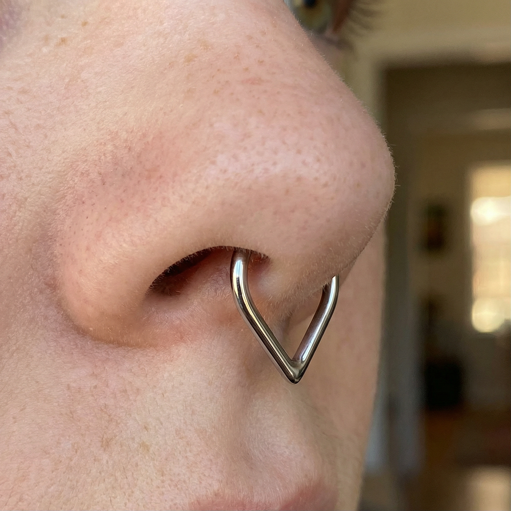 7 Golden Starry ASTM F-136 Titanium Teardrop-shaped Nose Ring Clicker - Image 8